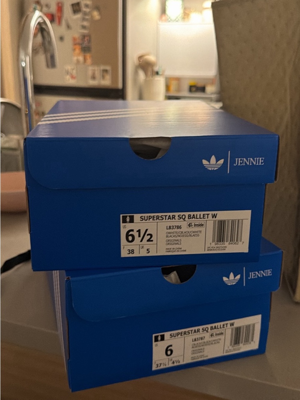adidas Jennie Superstar
